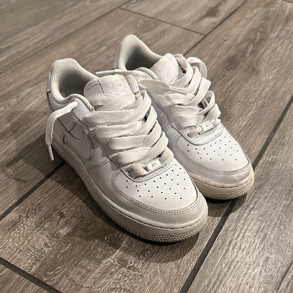 NIKE Air Force 1LE
